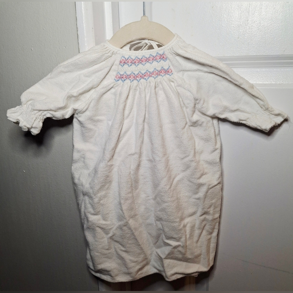 🇨🇦 Vintage 80s Cotton Embroidered Nightgown Made in Canada (3-6 mo)